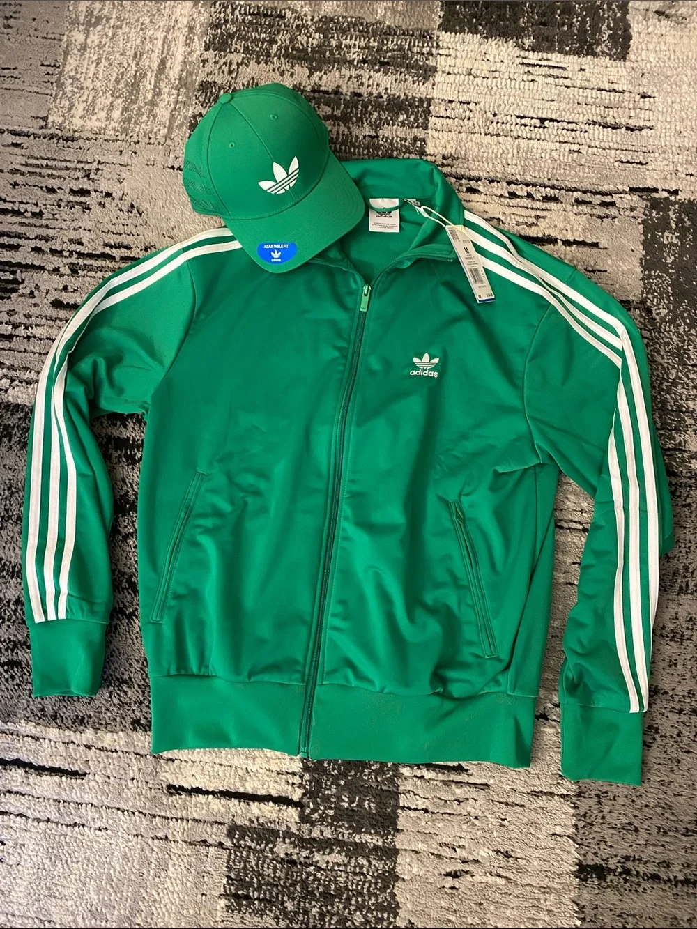New Men’s Adidas Originals Firebird Track Jacket + SnapBack Hat Medium